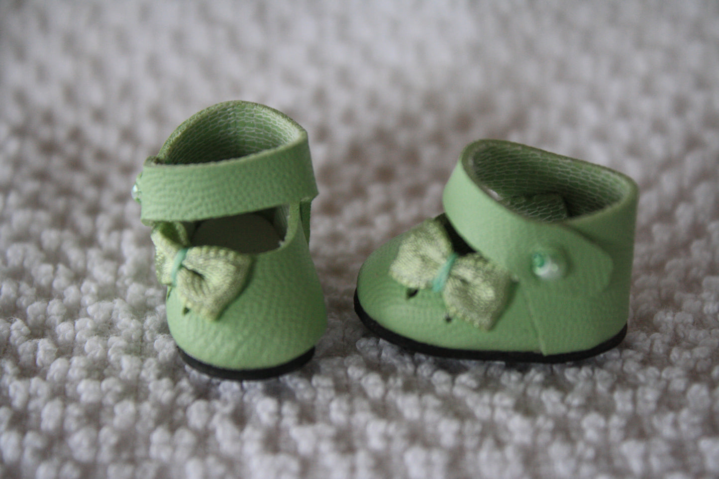 Ribbon Side Shoe