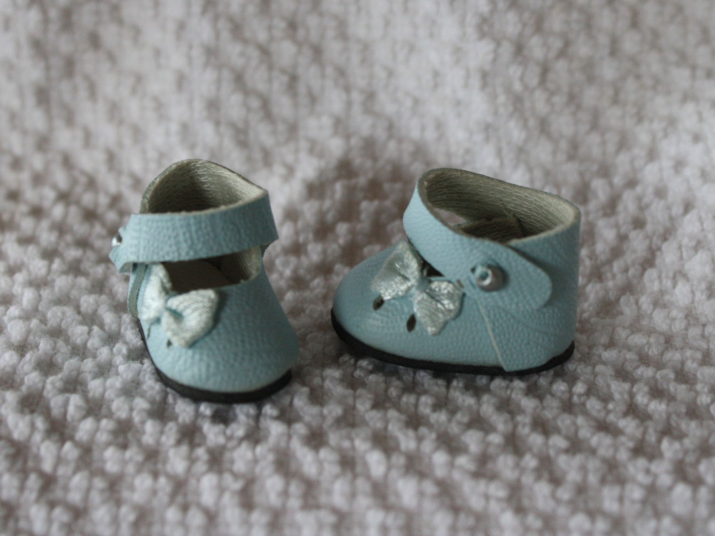 Ribbon Side Shoe