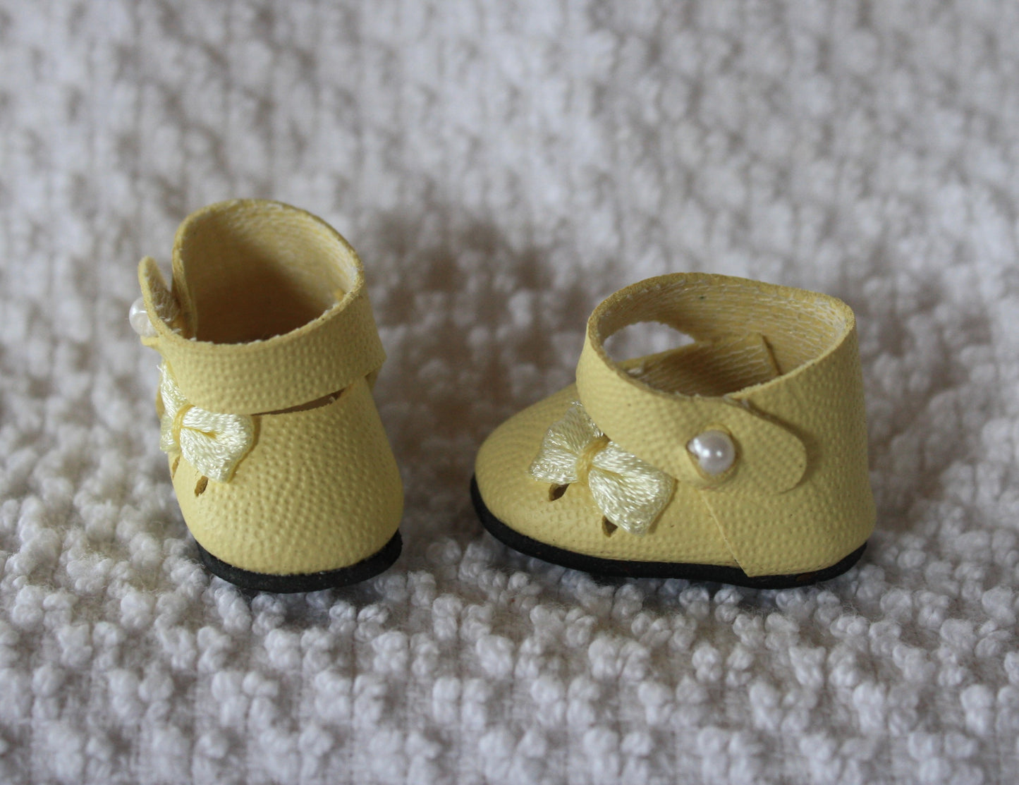 Ribbon Side Shoe