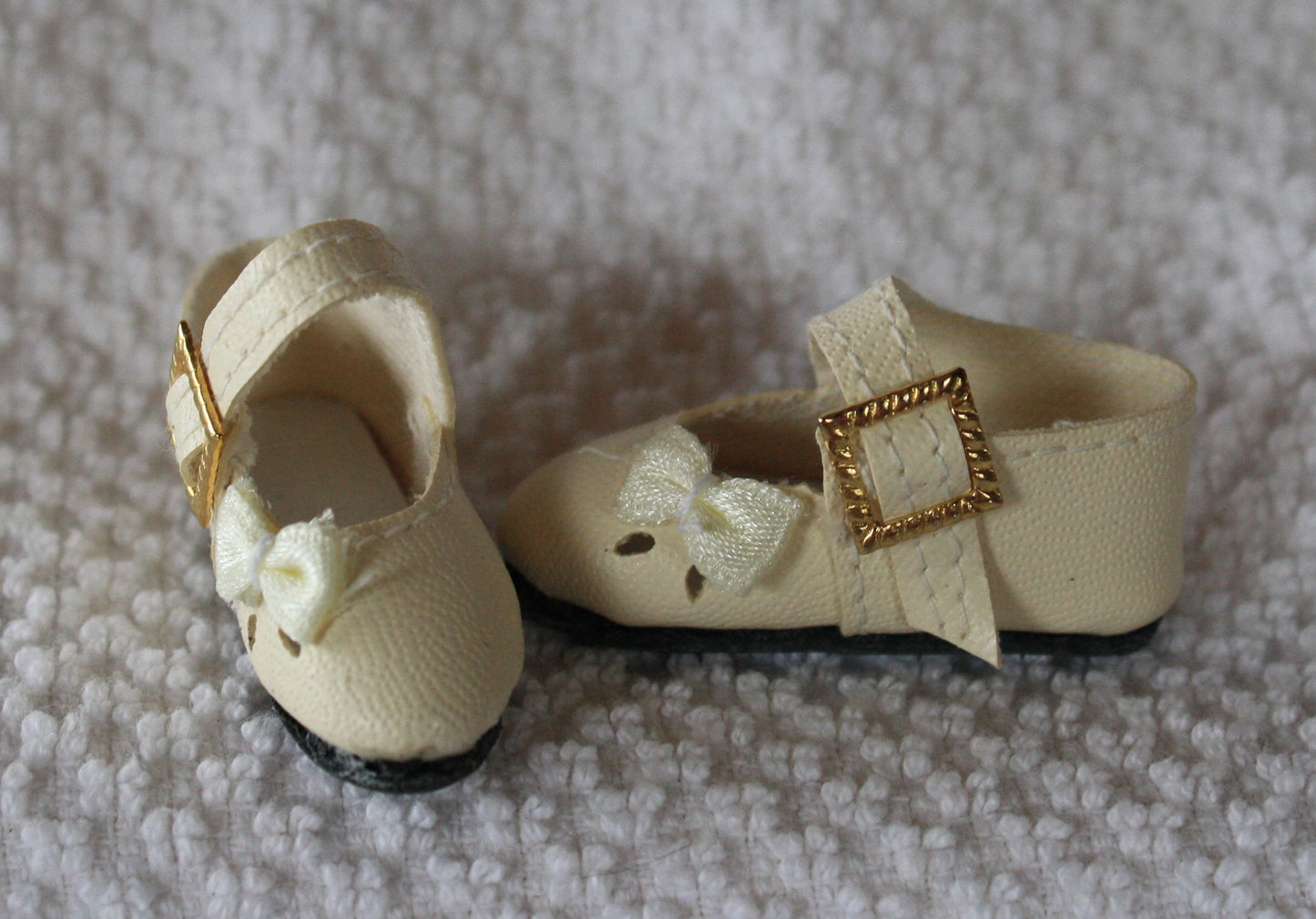 Ribbon Side Shoe
