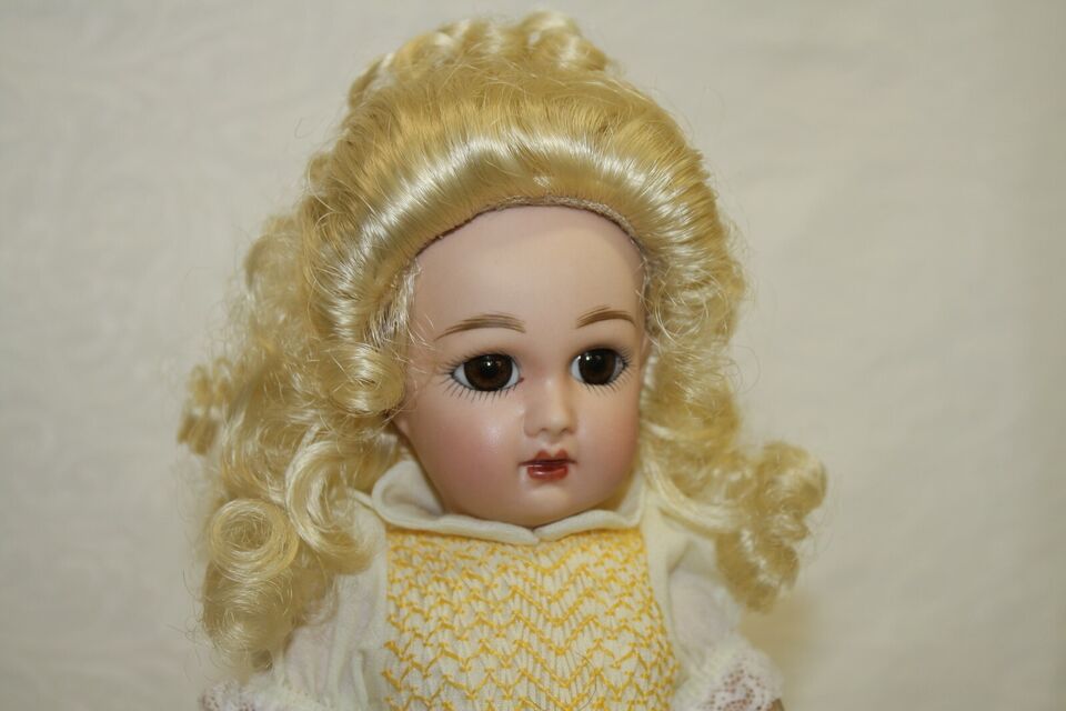 Laura Synthetic Wig ON SALE !!