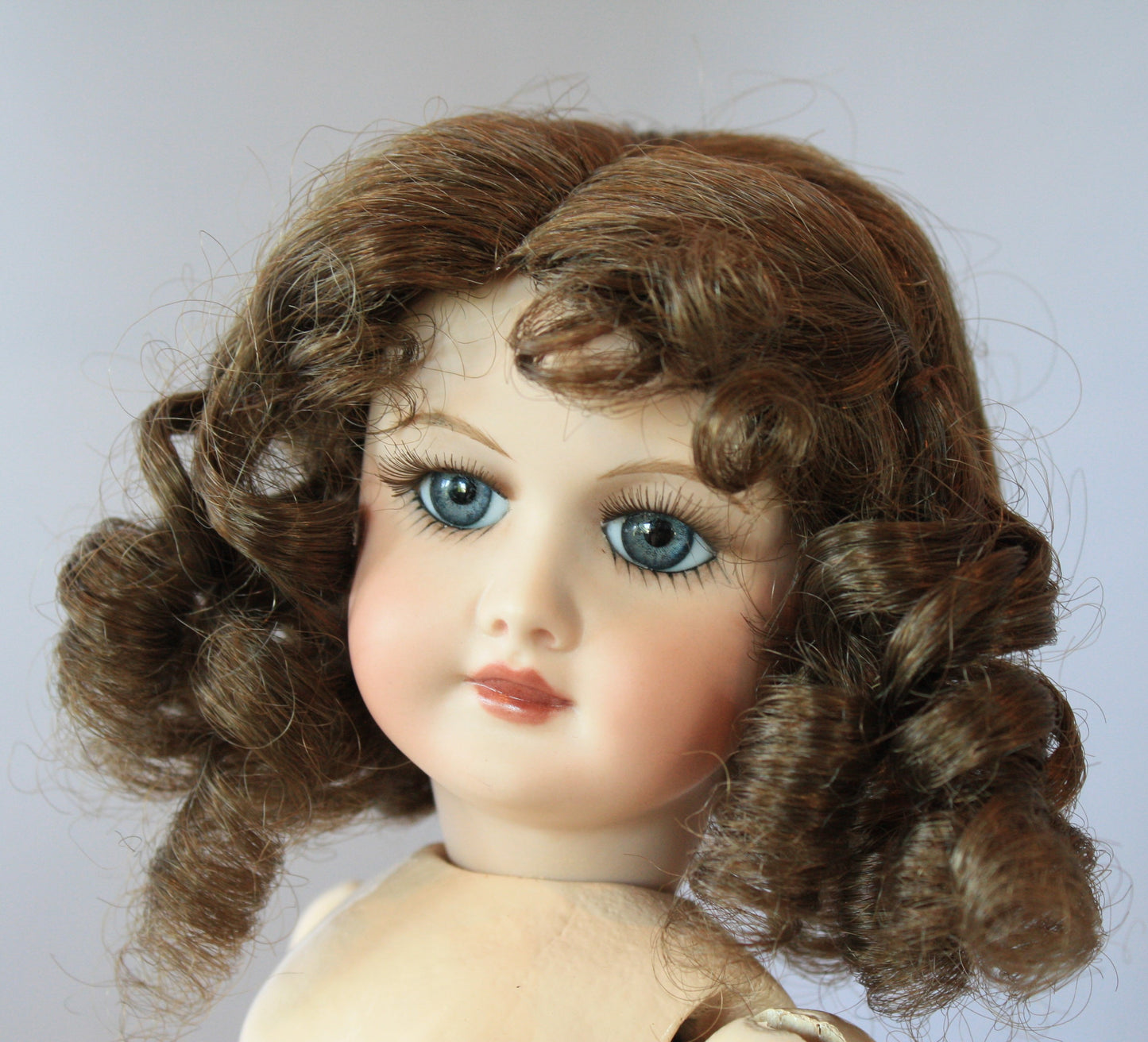 Lindsey Synthetic Wig