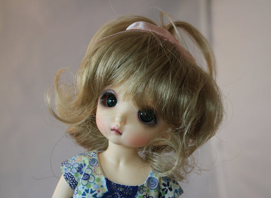 Sandy Synthetic Wig